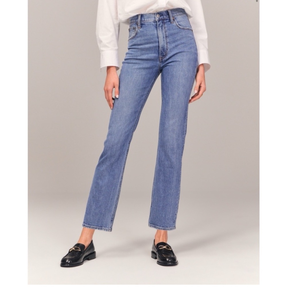 Abercrombie extra short ultra high rise ankle straight Jean